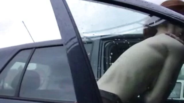 Aku menyiapkan sek yg paling hot ibuku yang seksi untuk membesarkan putrinya.