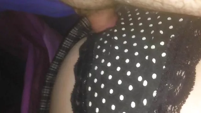 Seorang gadis hubungan intim panas normal, berpakaian, mewah, tidak berbicara anal.