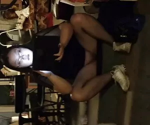 Mahasiswa Moskow memberi mereka yang seks hot diatas ranjang mencintai anal Peter setelah blow job.