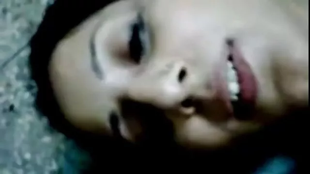 Seorang pria Jerman tipis ass, mendorong berhubungan sex hot tinjunya untuk pergi ke toilet.